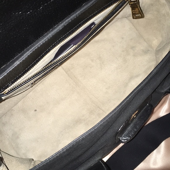 Black Prada tote - Picture 2 of 3